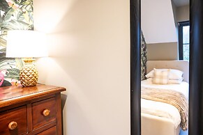 Northern Hideaways Apple Store, Ellingham