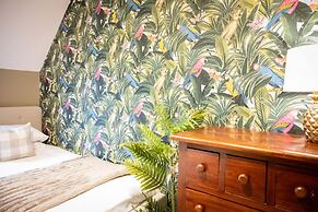 Northern Hideaways Apple Store, Ellingham