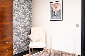 Northern Hideaways Apple Store, Ellingham