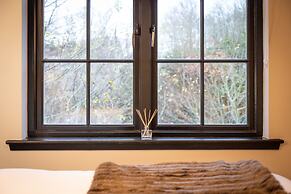 Northern Hideaways Apple Store, Ellingham