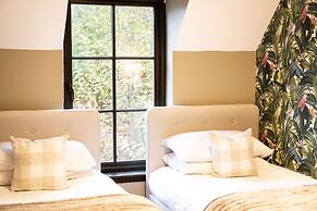 Northern Hideaways Apple Store, Ellingham