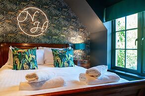 Northern Hideaways Apple Store, Ellingham