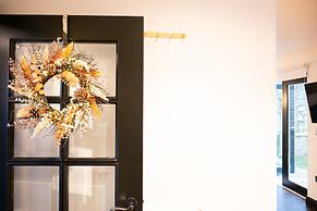 Northern Hideaways Apple Store, Ellingham