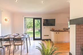 Northern Hideaways Apple Store, Ellingham