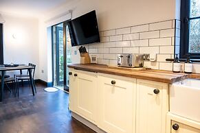 Northern Hideaways Apple Store, Ellingham