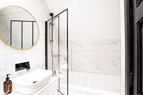 Northern Hideaways Apple Store, Ellingham