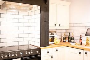 Northern Hideaways Apple Store, Ellingham