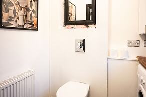 Northern Hideaways Apple Store, Ellingham