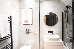 Northern Hideaways Apple Store, Ellingham