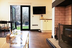 Northern Hideaways Apple Store, Ellingham