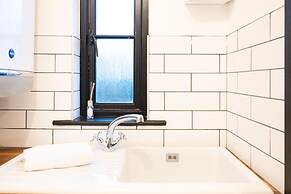 Northern Hideaways Apple Store, Ellingham