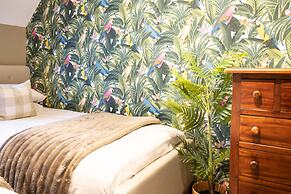 Northern Hideaways Apple Store, Ellingham