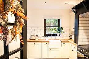 Northern Hideaways Apple Store, Ellingham