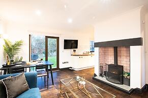 Northern Hideaways Apple Store, Ellingham