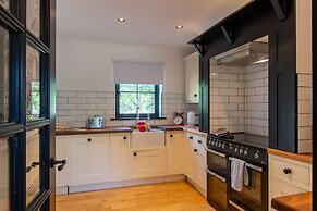 Northern Hideaways Apple Store, Ellingham