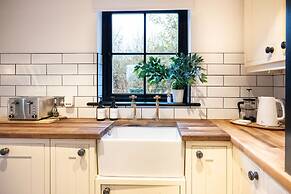 Northern Hideaways Apple Store, Ellingham