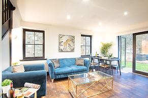 Northern Hideaways Apple Store, Ellingham