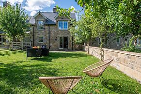 Northern Hideaways Apple Store, Ellingham