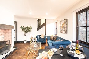 Northern Hideaways Apple Store, Ellingham