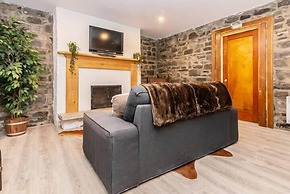 Modern Meets Rustic - 2 Bdrm Old Quebec