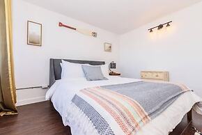 Modern Meets Rustic - 2 Bdrm Old Quebec