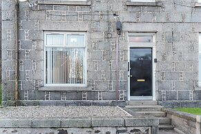 Cosy Central Aberdeen 1 Bed Flat by Retail Park