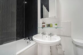 Cosy Central Aberdeen 1 Bed Flat by Retail Park