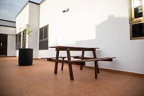 Spacious & Outstanding 3-bed Furnished Apartment