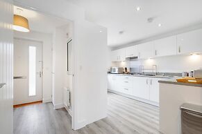 Modern 5 Bedroom 3 Bath Hse Aylesbury