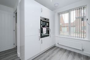 Modern 5 Bedroom 3 Bath Hse Aylesbury