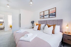 Modern 5 Bedroom 3 Bath Hse Aylesbury