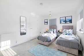 Modern 5 Bedroom 3 Bath Hse Aylesbury