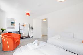 Modern 5 Bedroom 3 Bath Hse Aylesbury