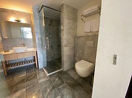 ALBIZIA BOUTIQUE HOTEL