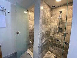 ALBIZIA BOUTIQUE HOTEL