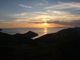 Eco Home at the Sunset and sea View on the Hill 10