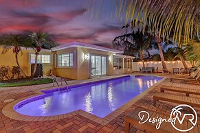 Close to Beach 4Br with Heated Pool