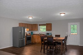 Cheerful 3-bedroom House With Private Parking 3 Home by Redawning