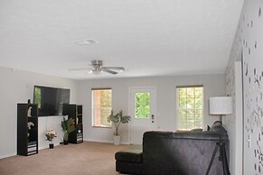 Cheerful 3-bedroom House With Private Parking 3 Home by Redawning