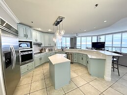 Oceania 6 4 Bedroom Condo by Redawning