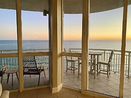 Oceania 6 4 Bedroom Condo by Redawning