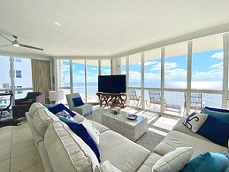 Oceania 6 4 Bedroom Condo by Redawning