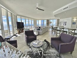 Oceania 6 4 Bedroom Condo by Redawning