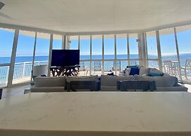 Oceania 6 4 Bedroom Condo by Redawning