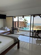 Akua Ocean View Suites