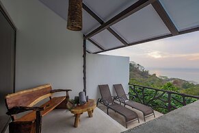 Akua Ocean View Suites