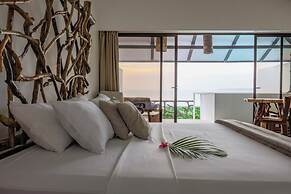 Akua Ocean View Suites
