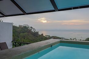Akua Ocean View Suites