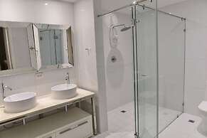 Yoo Panama & Arts Tower