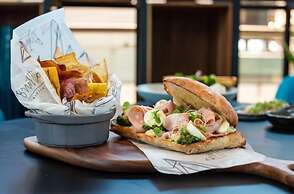 Yoo Panama & Arts Tower